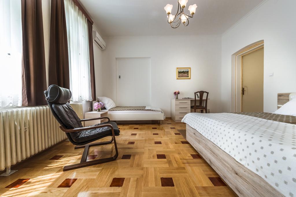 Vila Regina Rooms Karlovac Exterior foto